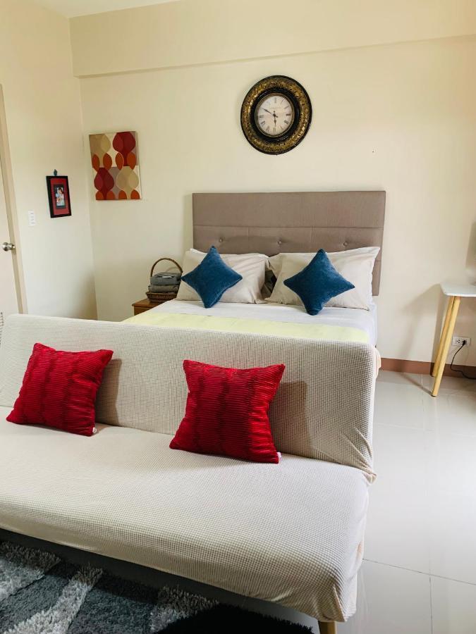 One Palm Tree Villas Condominium - Studio 2Nd Fl With Balcony - Across Terminal 3 Airport Pasay Eksteriør bilde