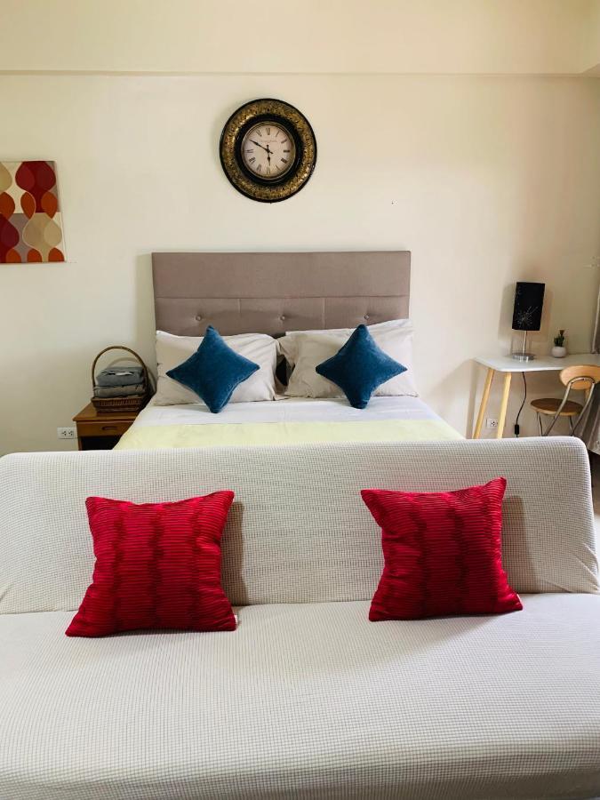 One Palm Tree Villas Condominium - Studio 2Nd Fl With Balcony - Across Terminal 3 Airport Pasay Eksteriør bilde