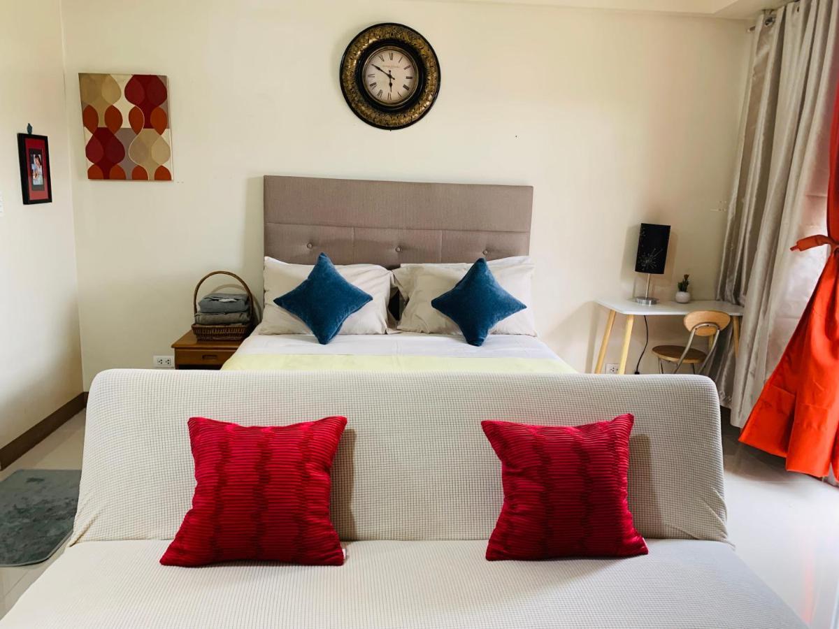 One Palm Tree Villas Condominium - Studio 2Nd Fl With Balcony - Across Terminal 3 Airport Pasay Eksteriør bilde