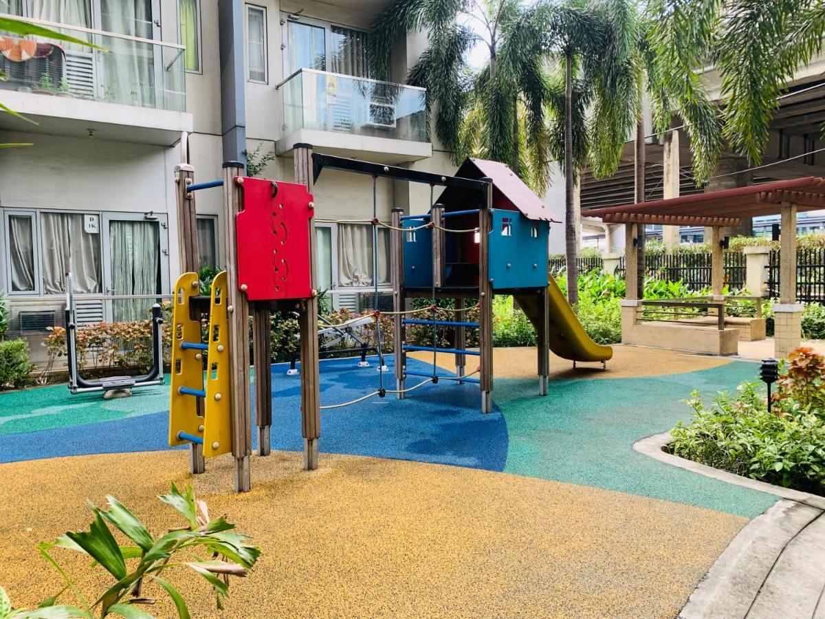 One Palm Tree Villas Condominium - Studio 2Nd Fl With Balcony - Across Terminal 3 Airport Pasay Eksteriør bilde