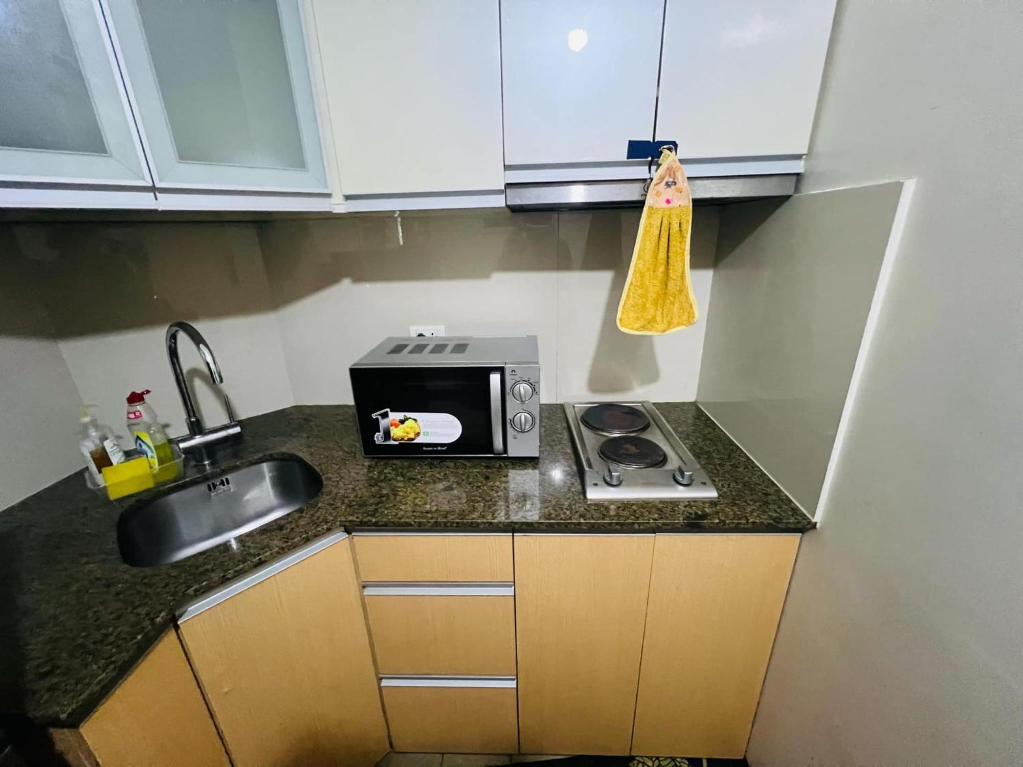 One Palm Tree Villas Condominium - Studio 2Nd Fl With Balcony - Across Terminal 3 Airport Pasay Eksteriør bilde